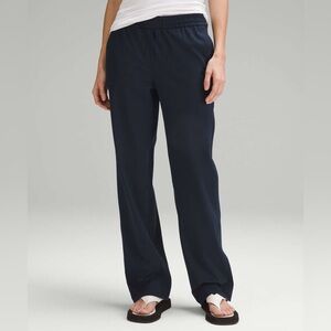 Lululemon Luxtreme Mid-Rise Straight-Leg Trouser
Size M